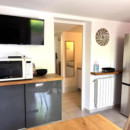 Appartement Deux Pieces Donnant Sur Un Jardin Antibes Esterno foto