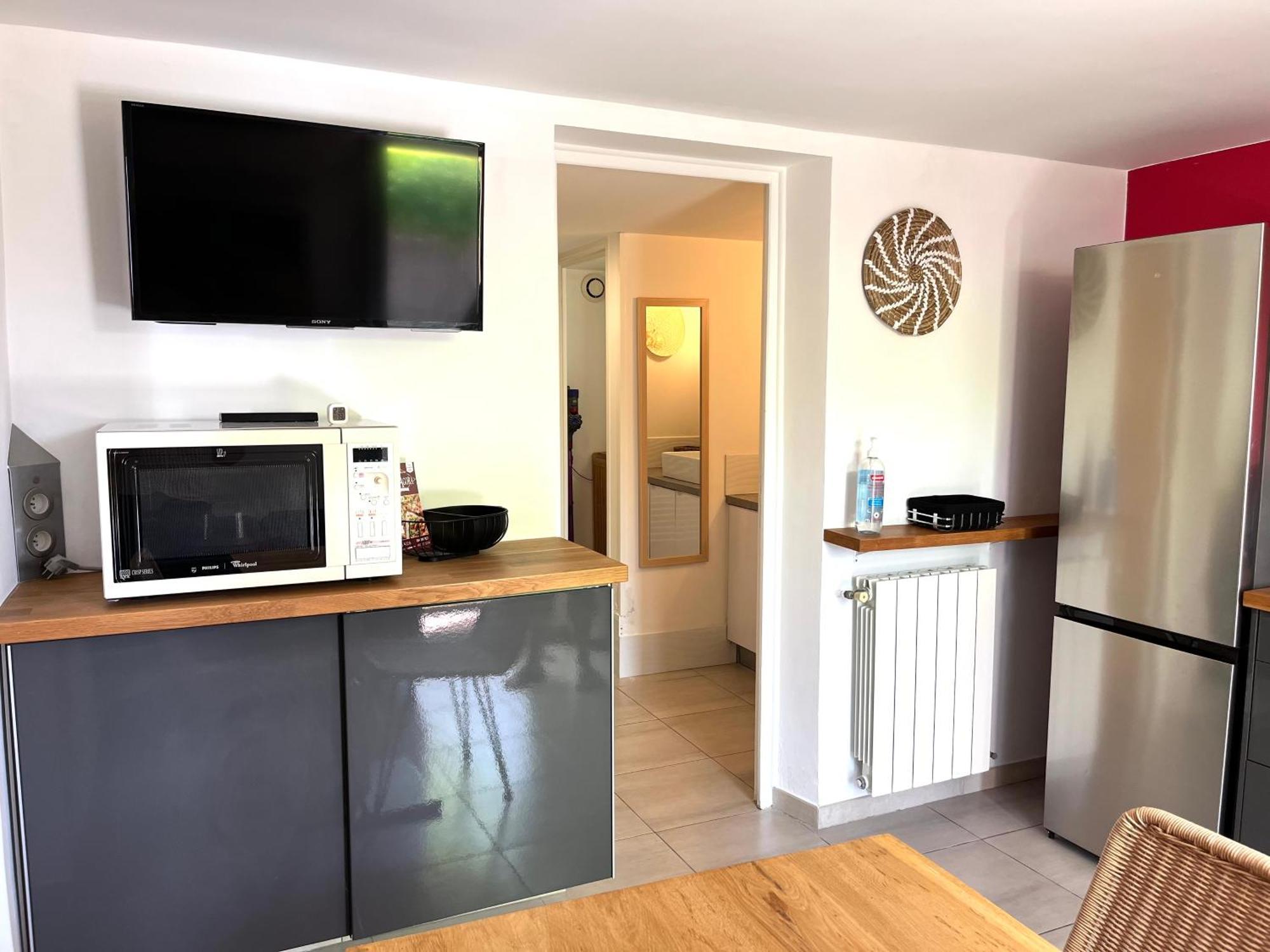 Appartement Deux Pieces Donnant Sur Un Jardin Antibes Esterno foto